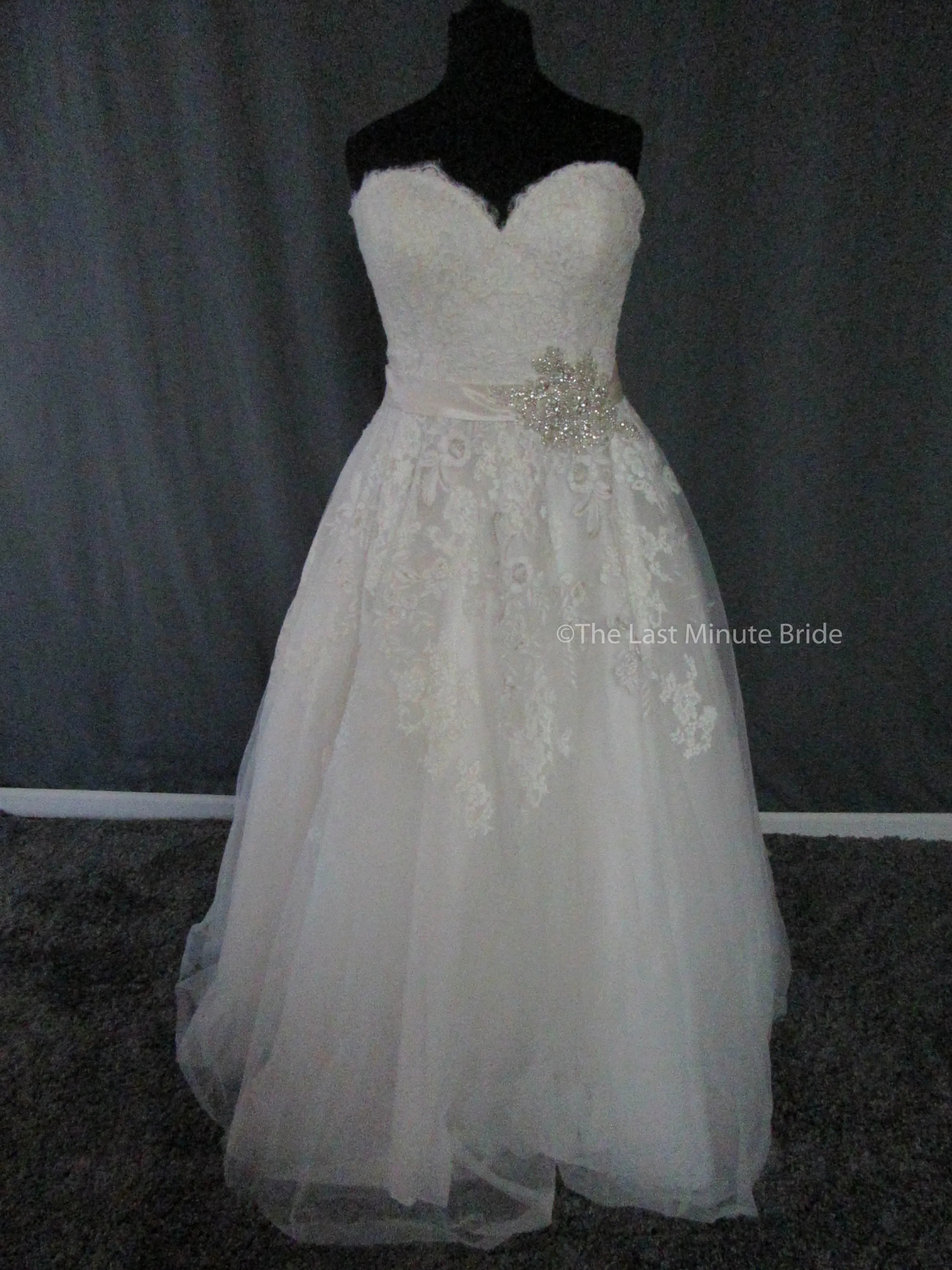 Allure Bridals 2809
