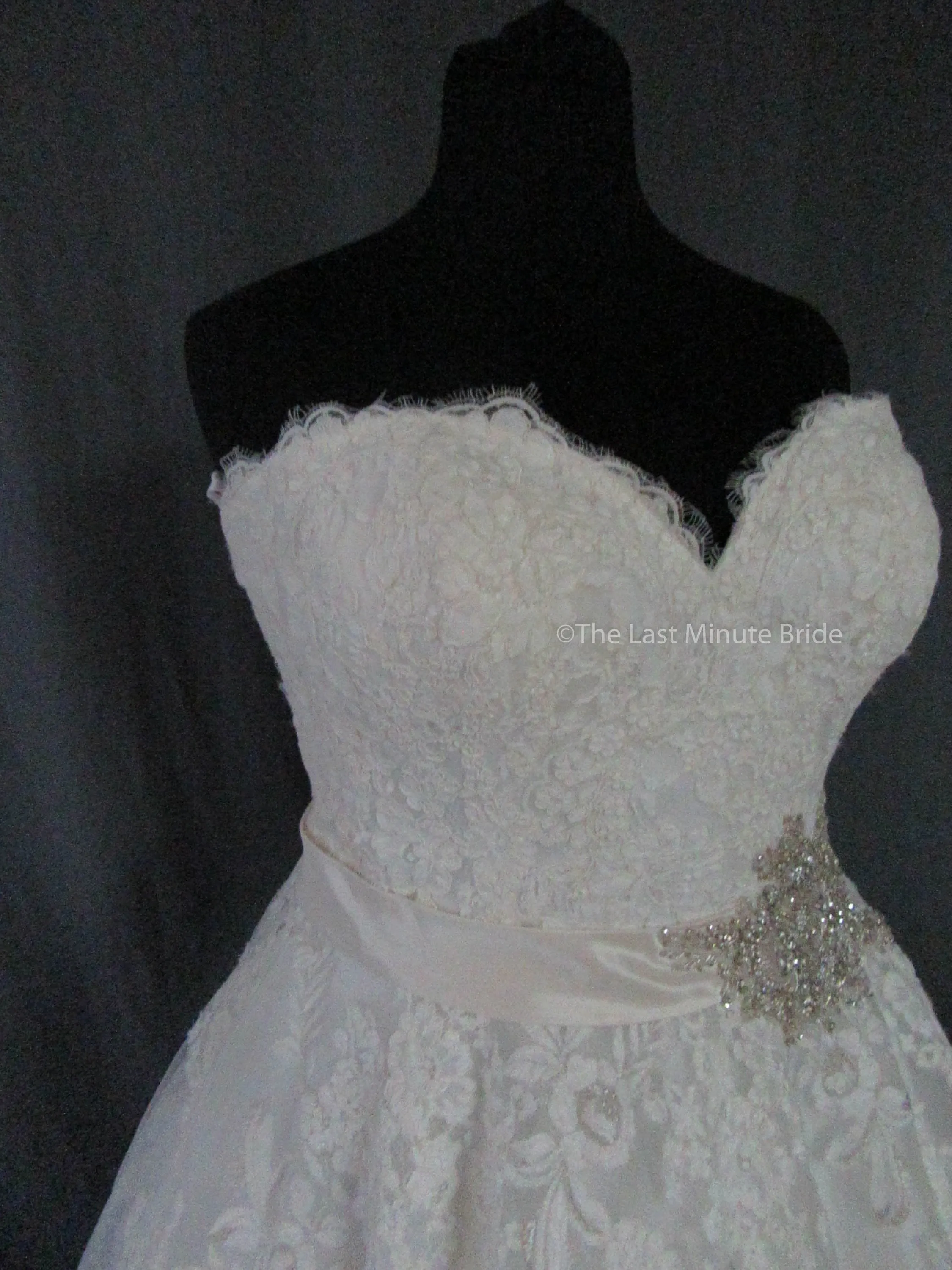Allure Bridals 2809