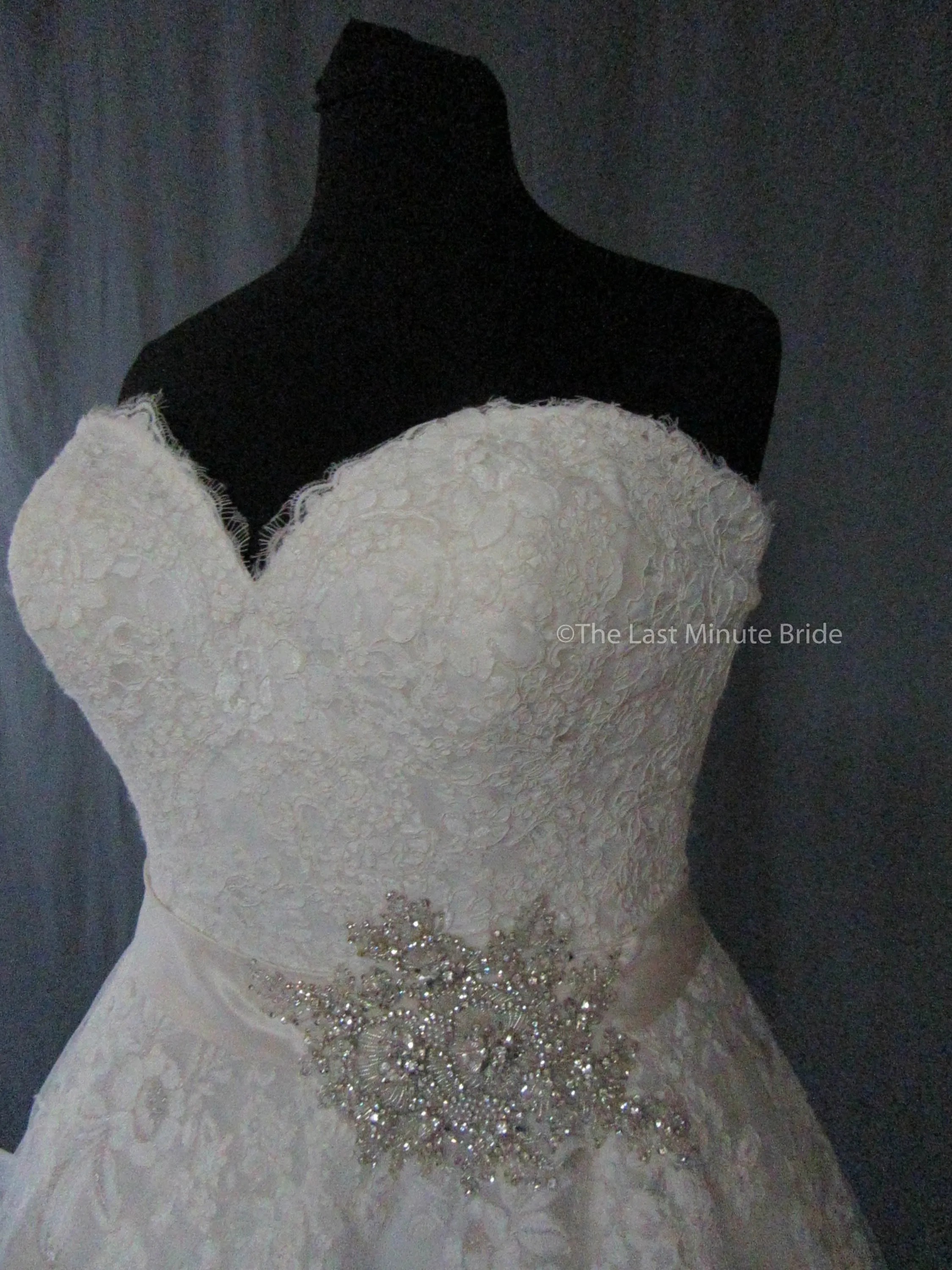 Allure Bridals 2809