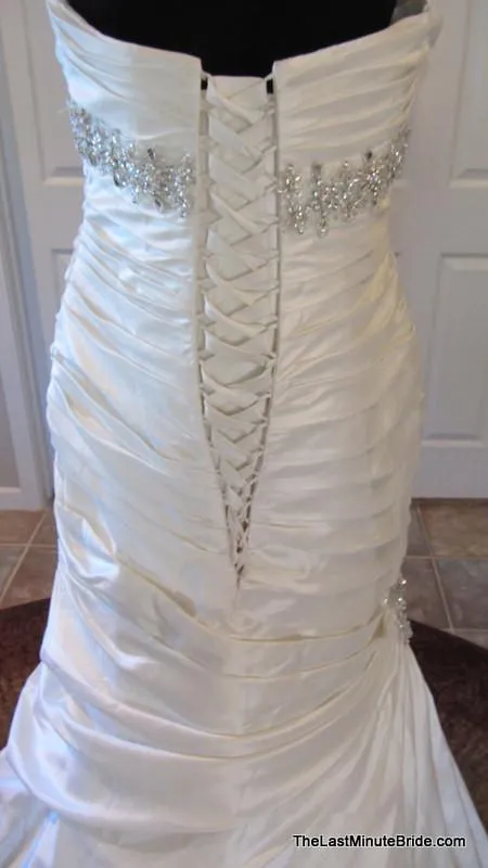Allure Bridals 8859