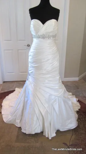 Allure Bridals 8859
