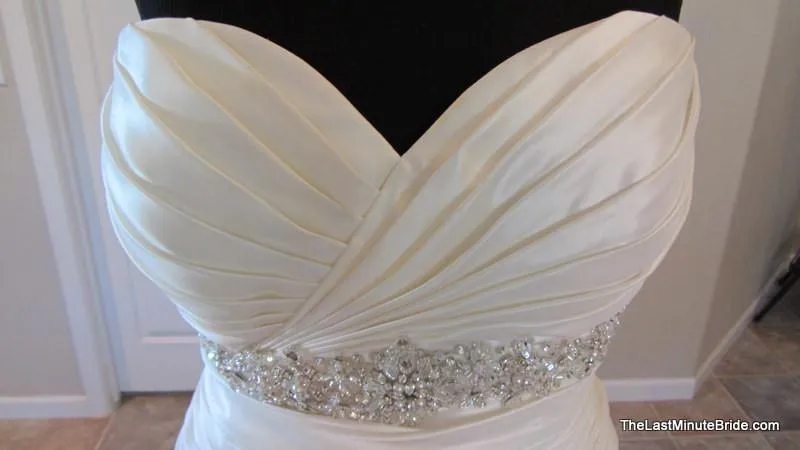 Allure Bridals 8859
