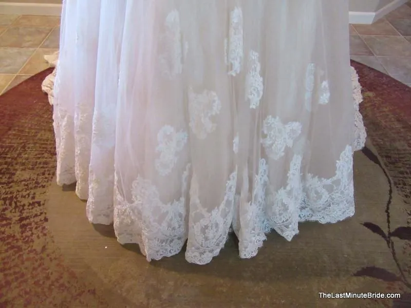 Allure Bridals 9121 size 16