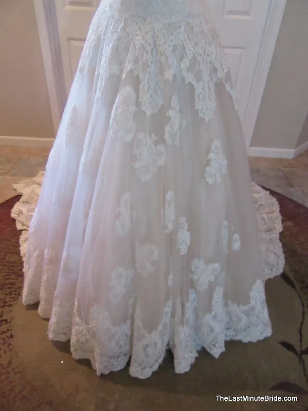 Allure Bridals 9121 size 16