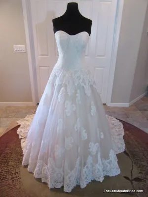 Allure Bridals 9121 size 16