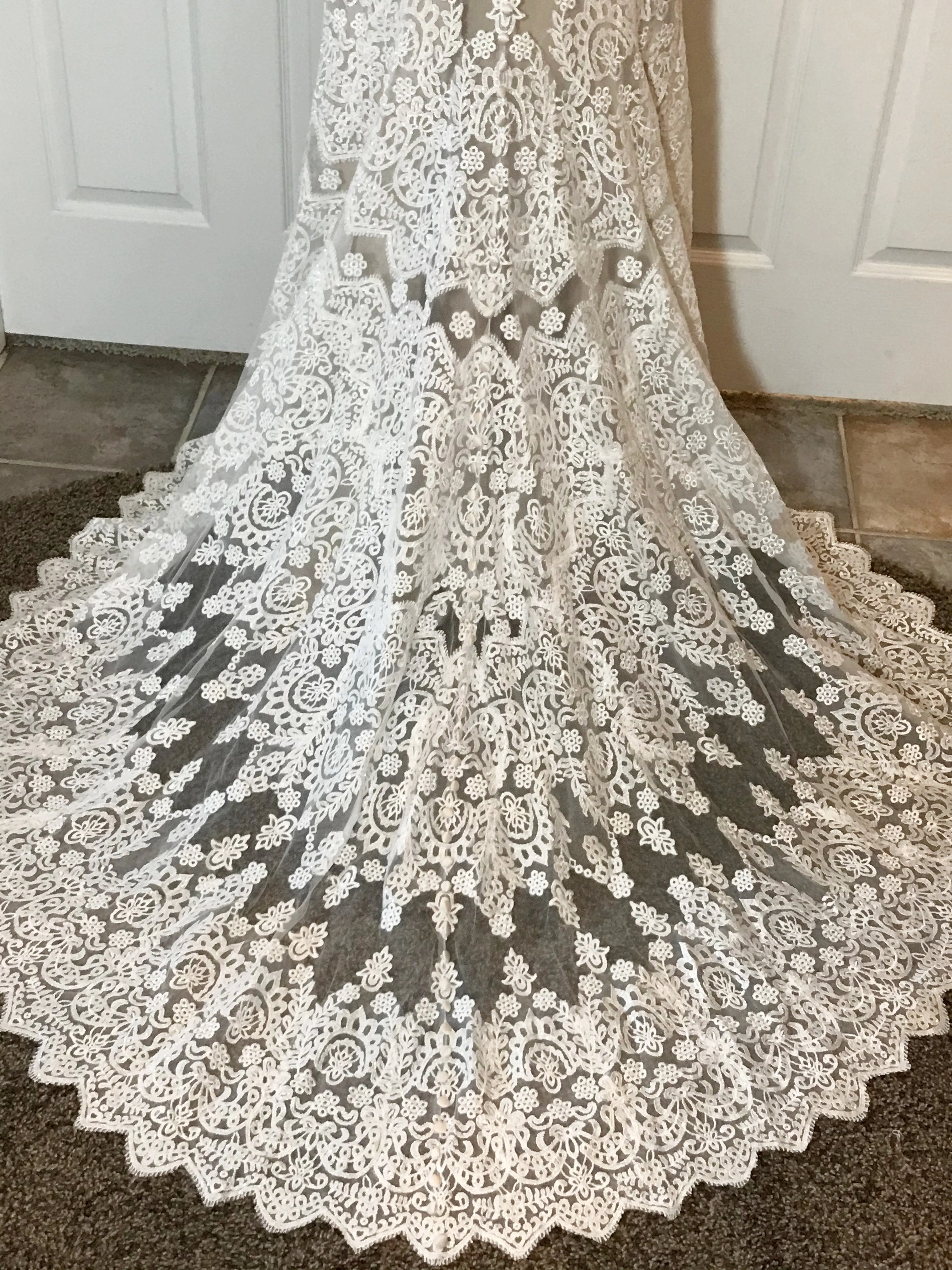Allure Bridals Style M627