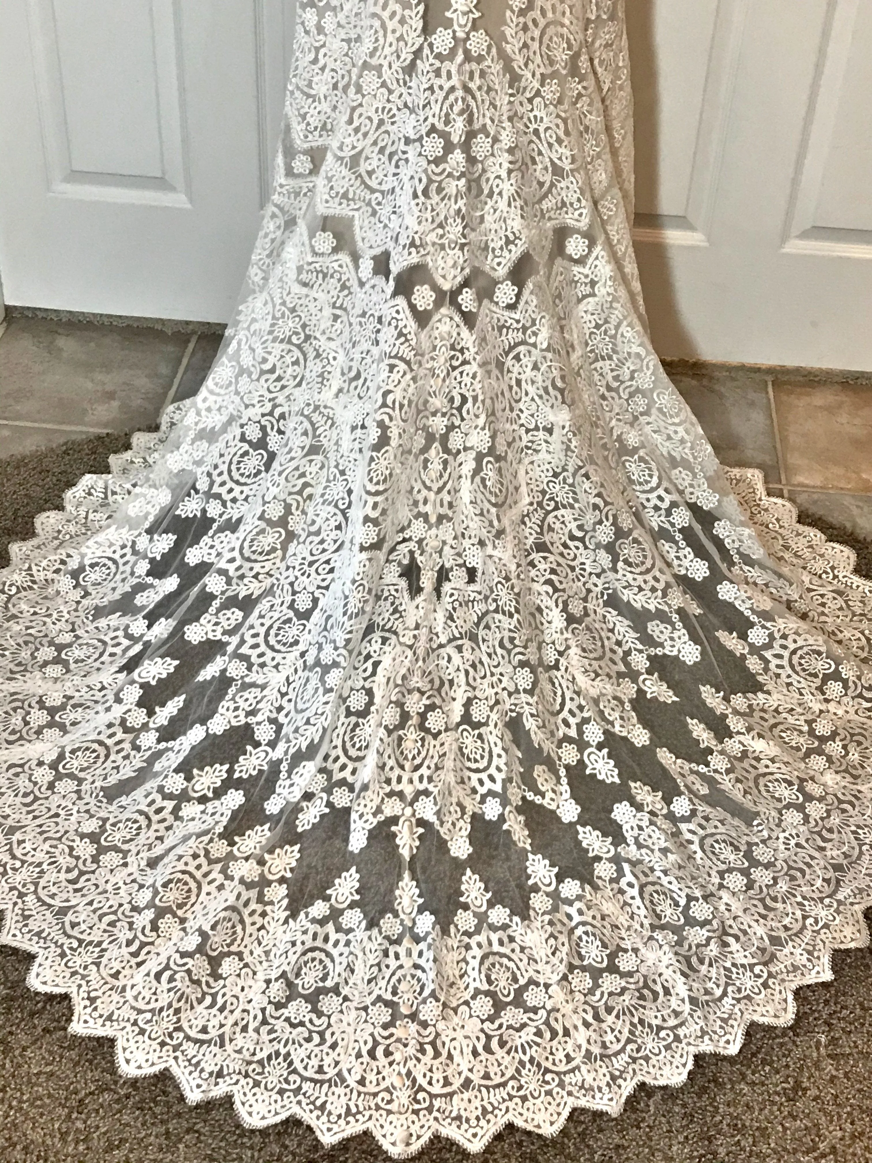 Allure Bridals Style M627