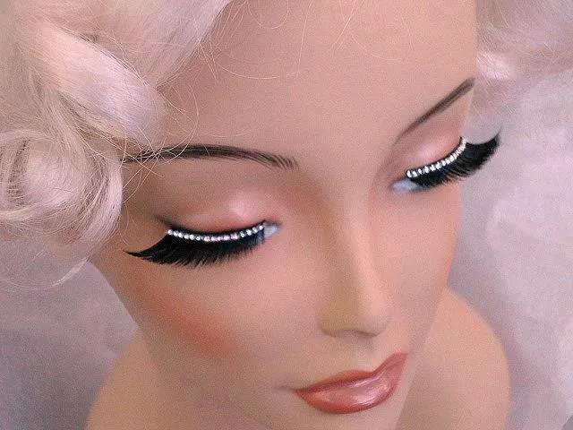 Bright Diamonds False Eyelashes Black