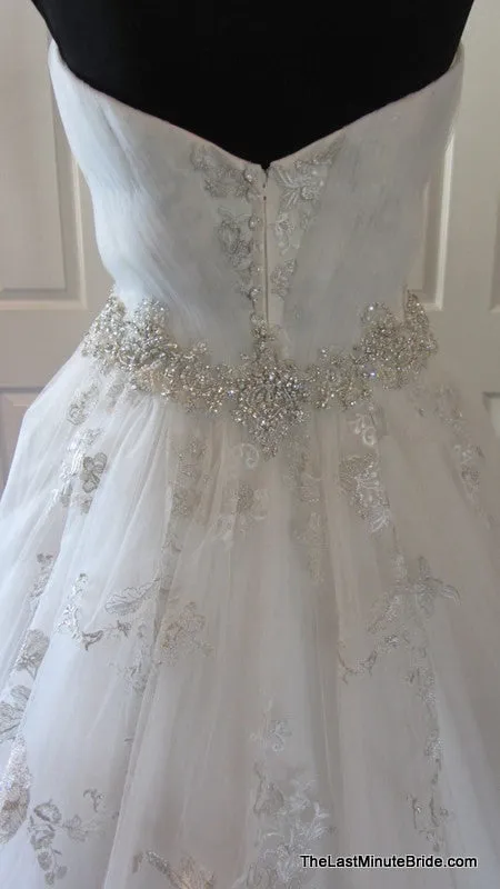 CB Couture by Casablanca B081