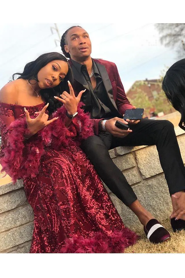 Chic Off-the-shoulder Burgundy Shining Sequined Long Prom Party Gowns with Fur