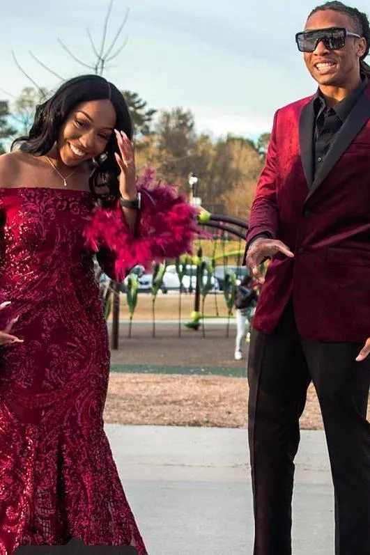Chic Off-the-shoulder Burgundy Shining Sequined Long Prom Party Gowns with Fur