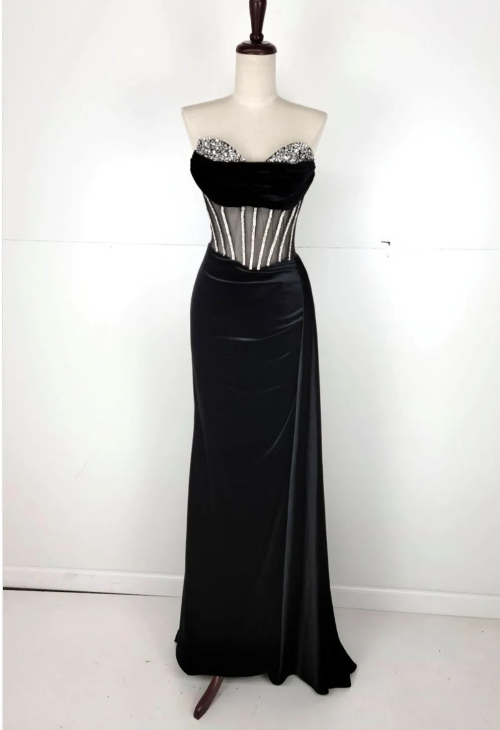 Chicas Evening Gown C337
