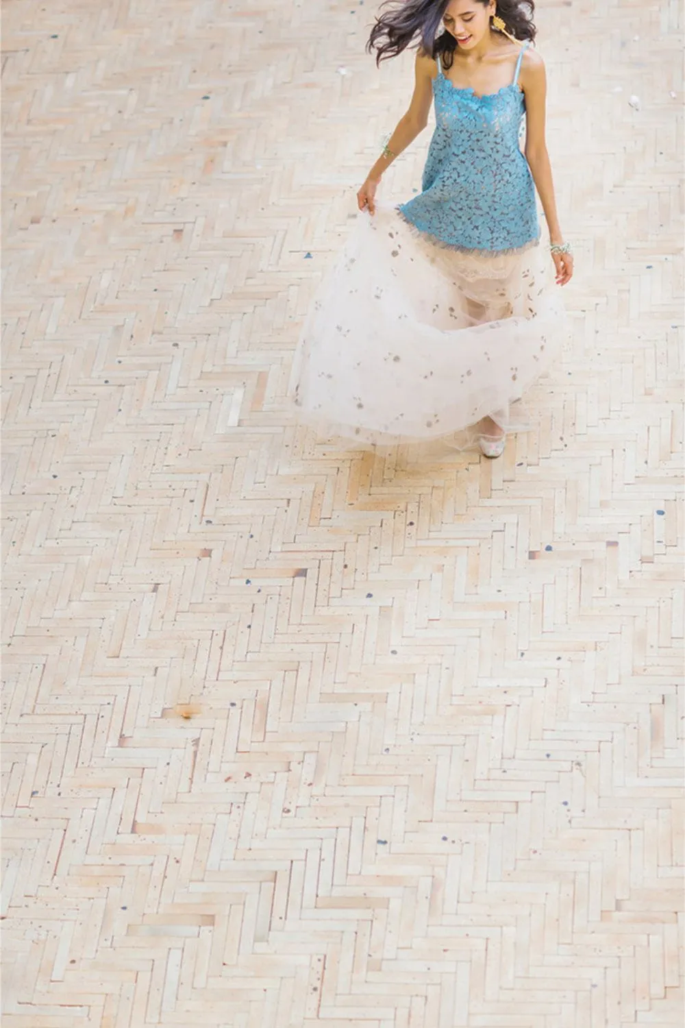 DANDELIONS AND TULLE