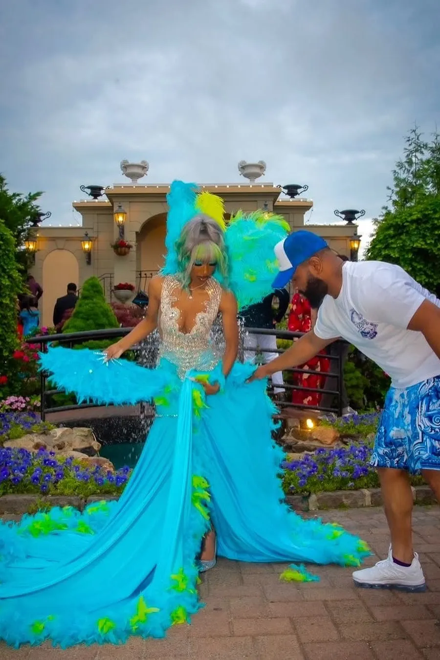 Elegant Blue Silver Sequined Feathers Mermaid Long Prom Dresses