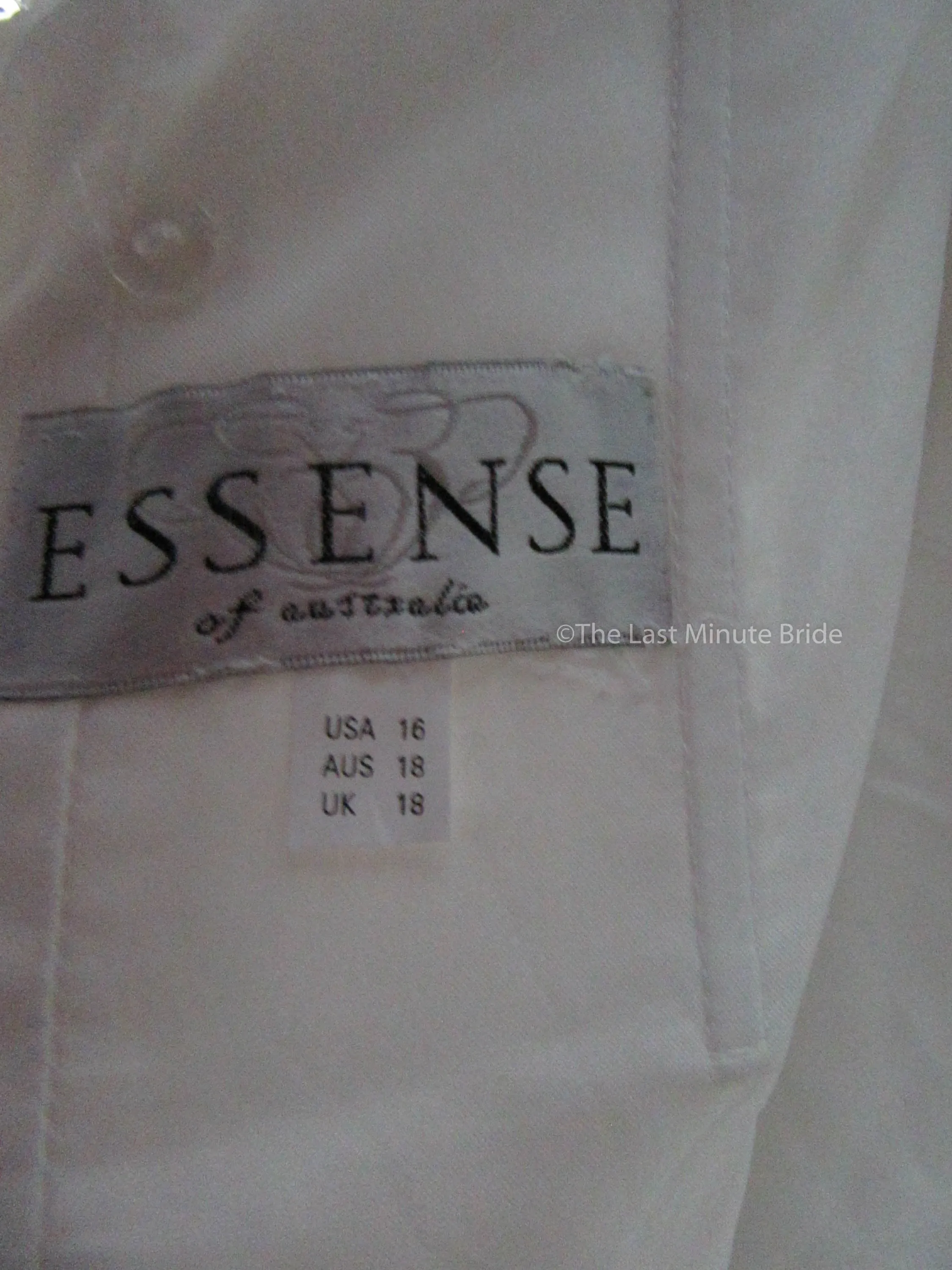 Essense of Australia D2224 size 16