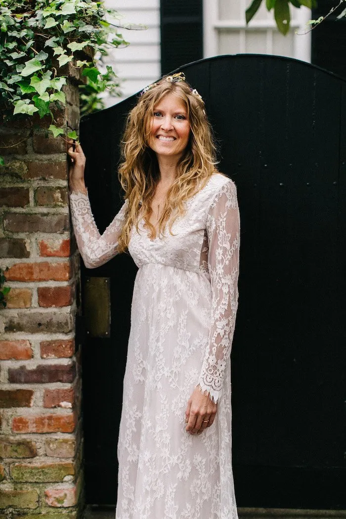 Floor-Length Vintage Lace Wedding Dress Long Sleeves
