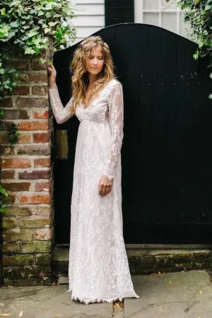 Floor-Length Vintage Lace Wedding Dress Long Sleeves