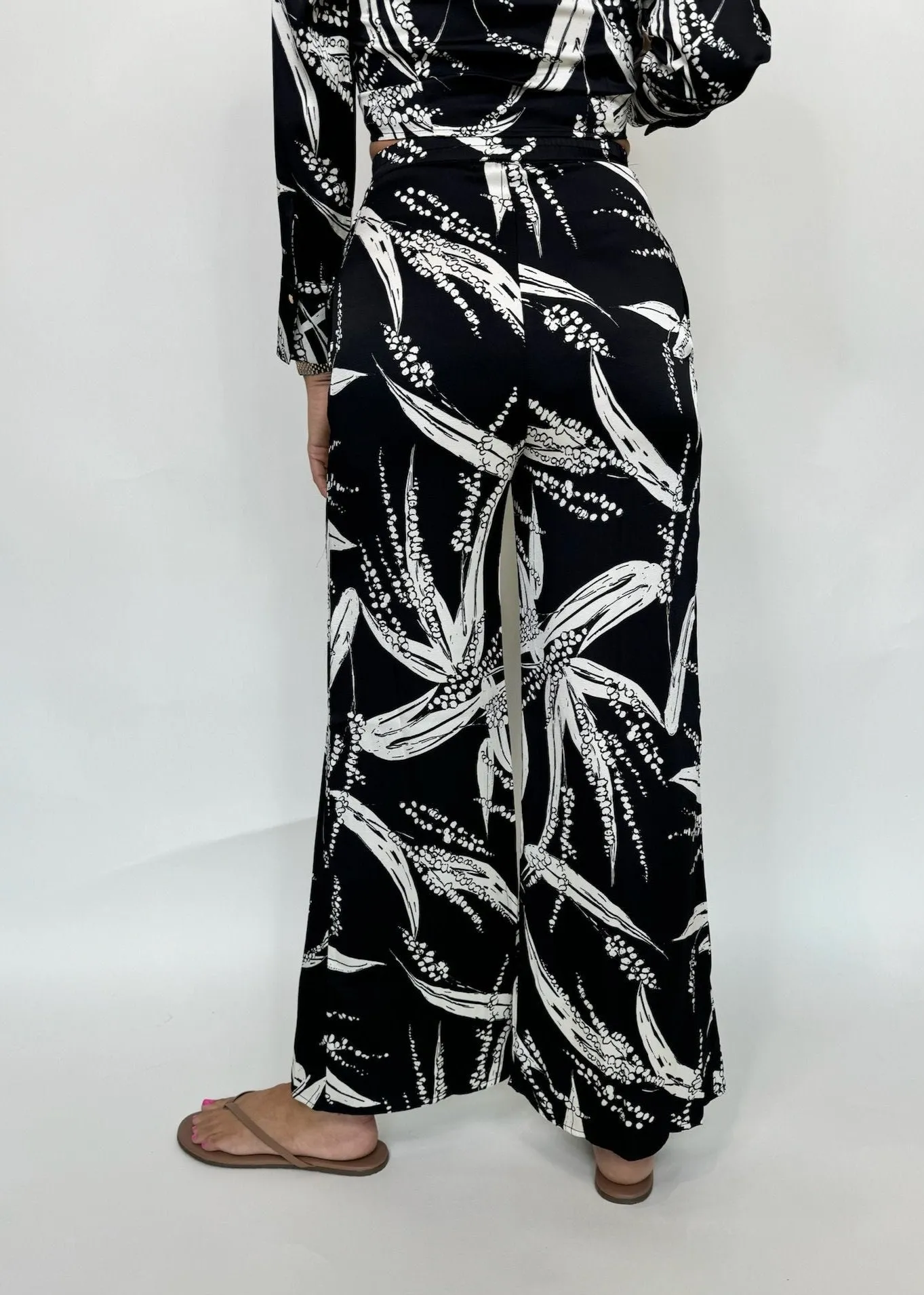 KLD Satin Printed Wide Leg Pants Black