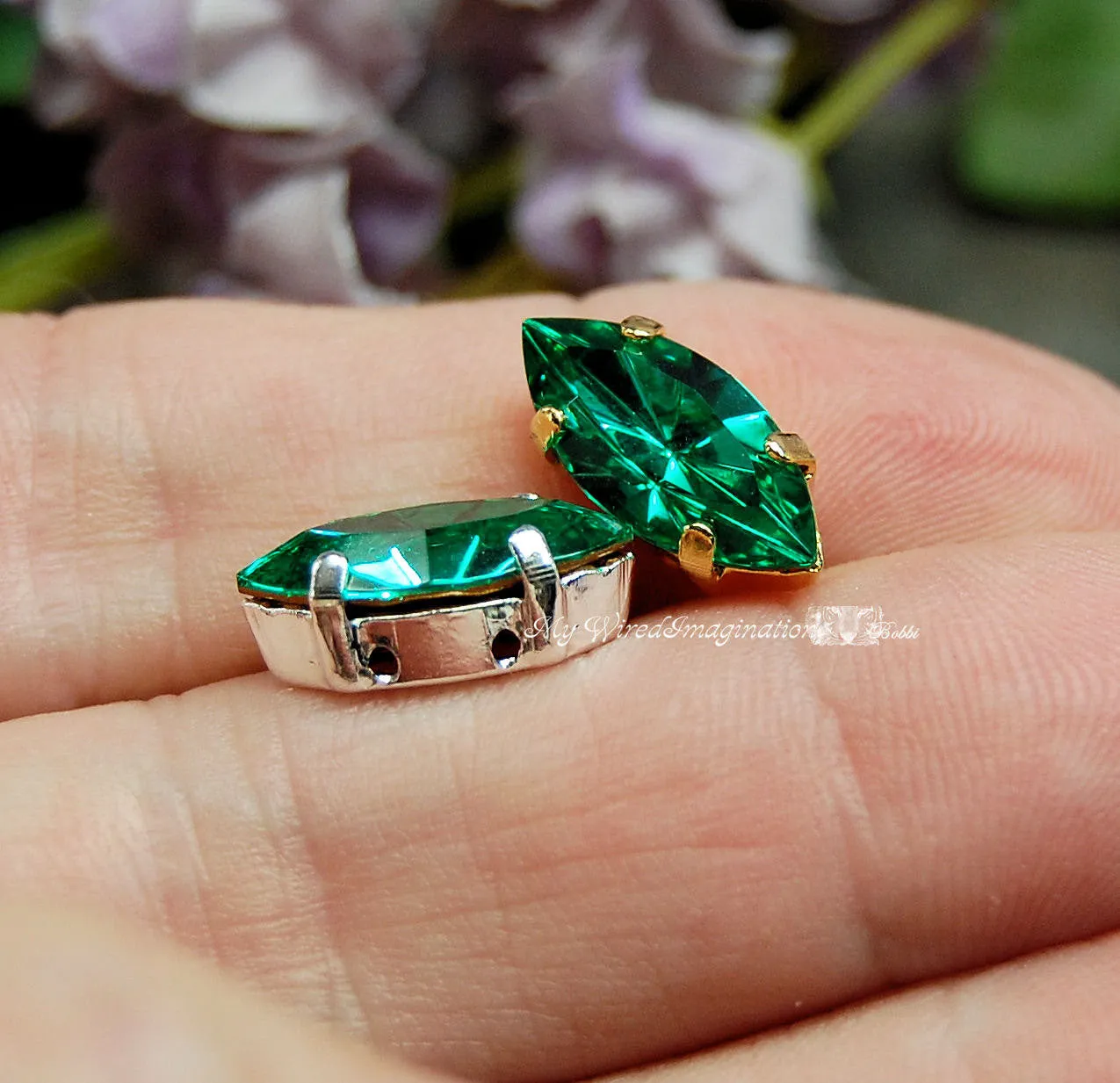 Light Emerald Vintage Swarovski, 2 Pcs 15x7mm Navette With Sew On Setting