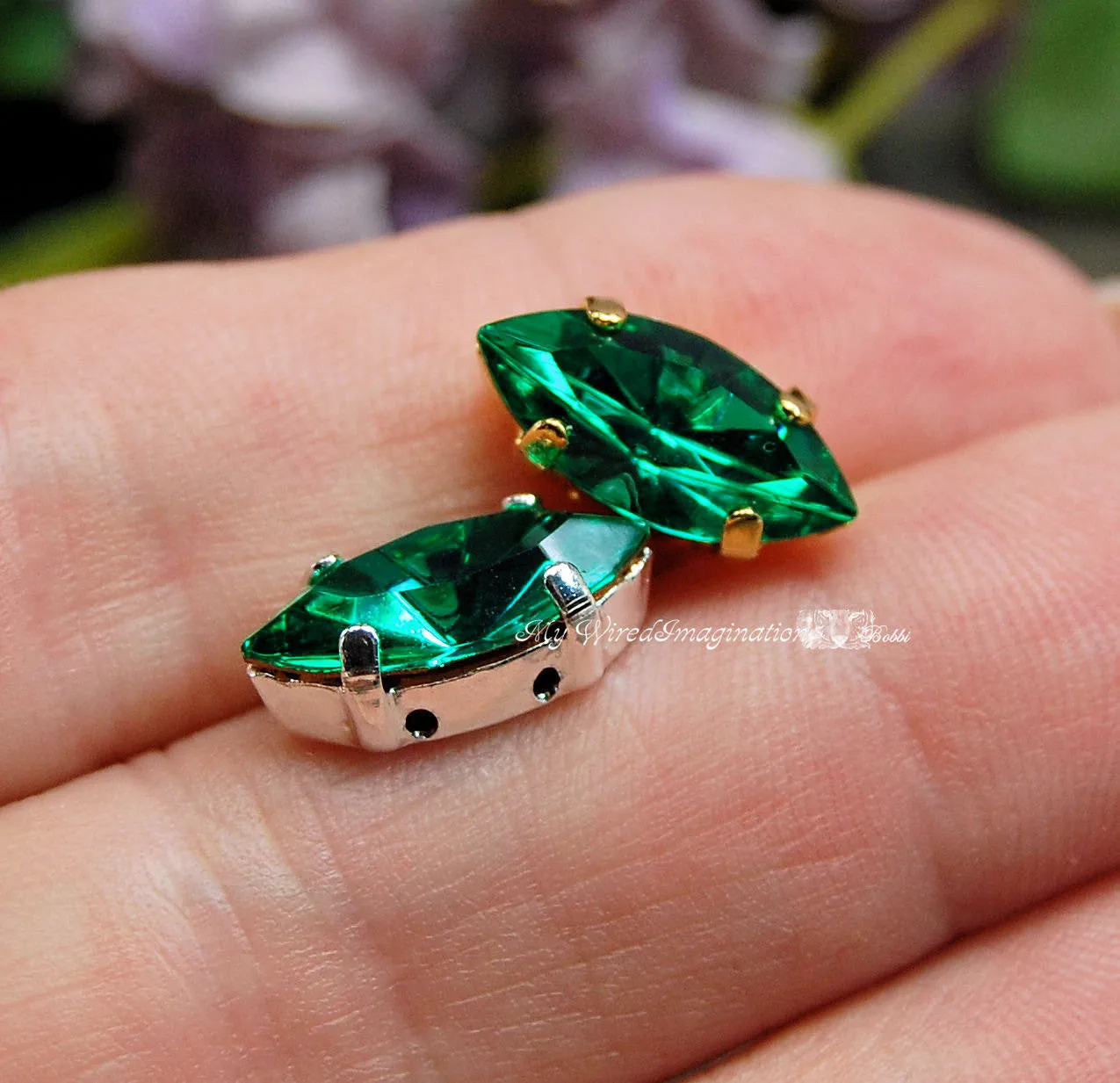 Light Emerald Vintage Swarovski, 2 Pcs 15x7mm Navette With Sew On Setting