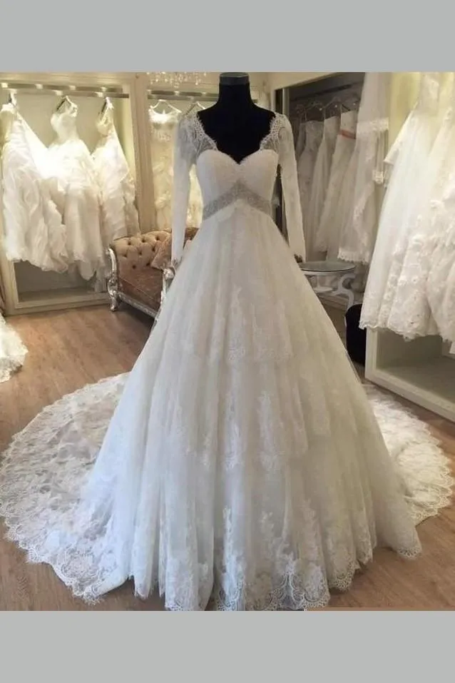 Long Sleeves Vintage Lace Wedding Dress V-neckline