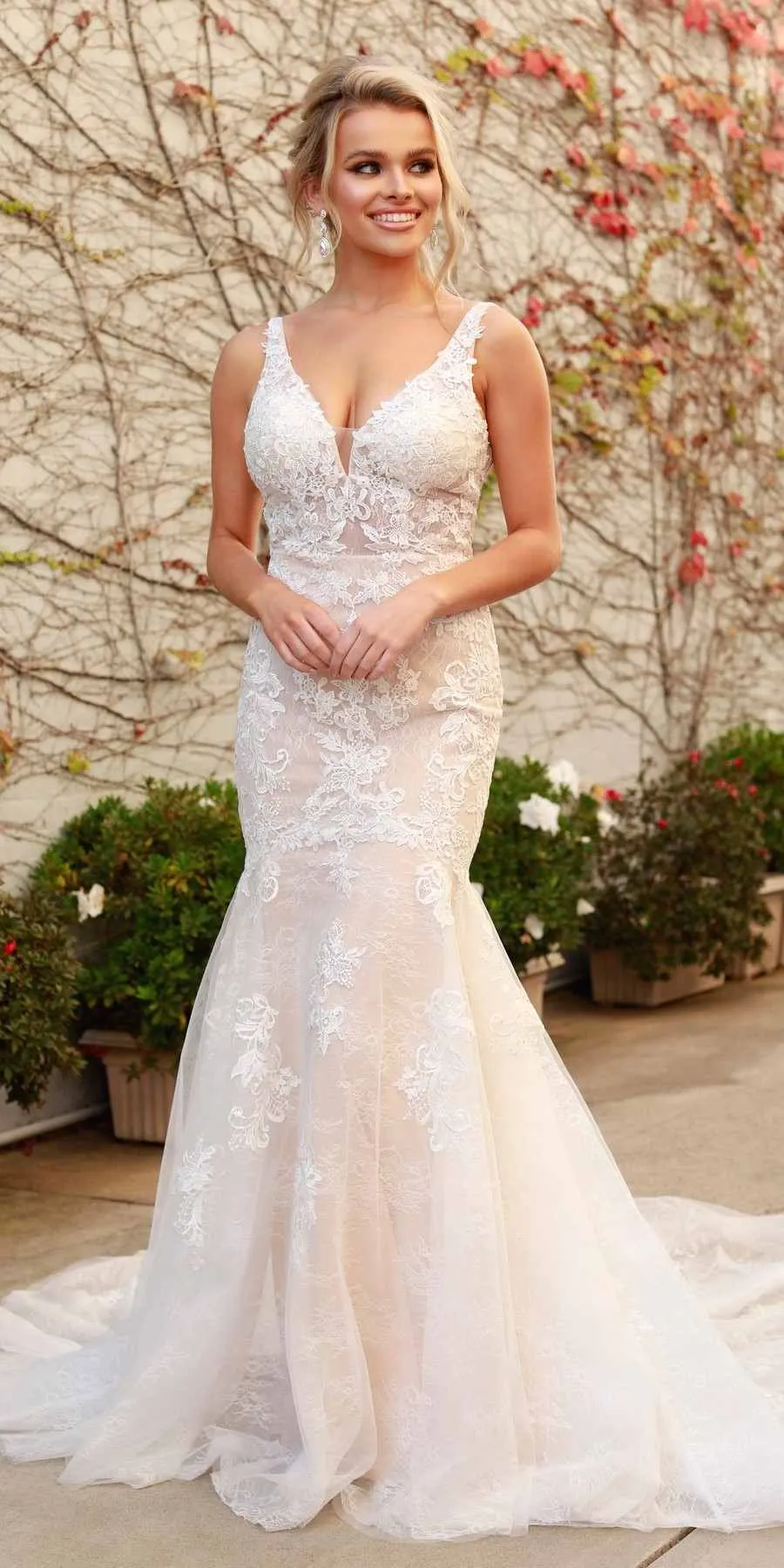 Nox Anabel H493 Classical V-Neckline Lace Mermaid Gown