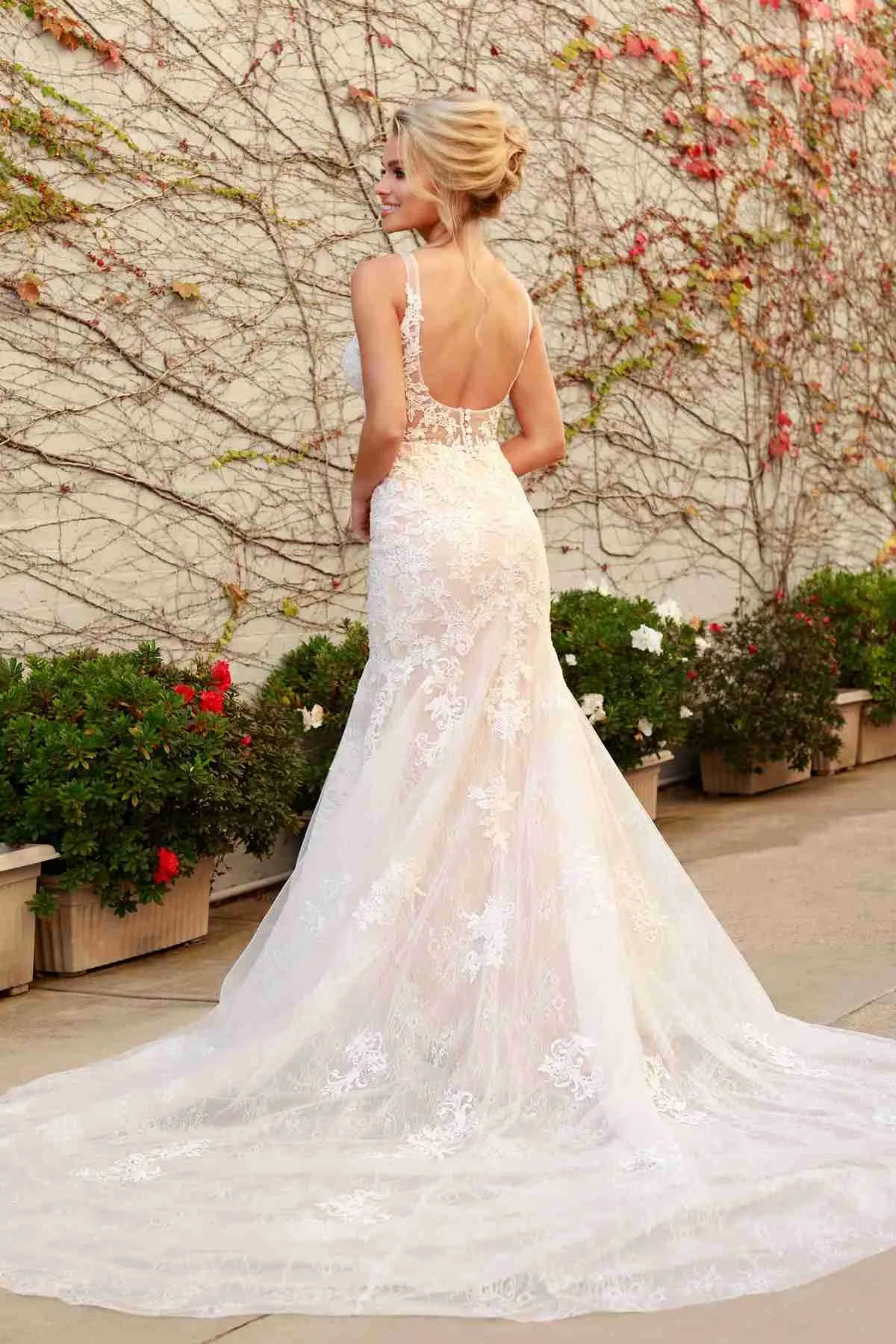 Nox Anabel H493 Classical V-Neckline Lace Mermaid Gown