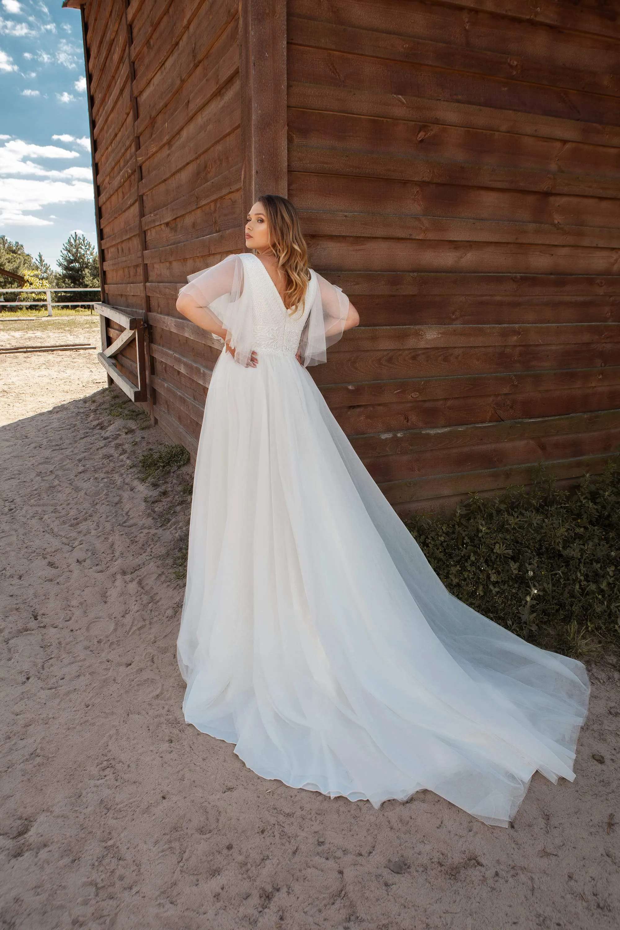 Octavia by Ariamo Bridal