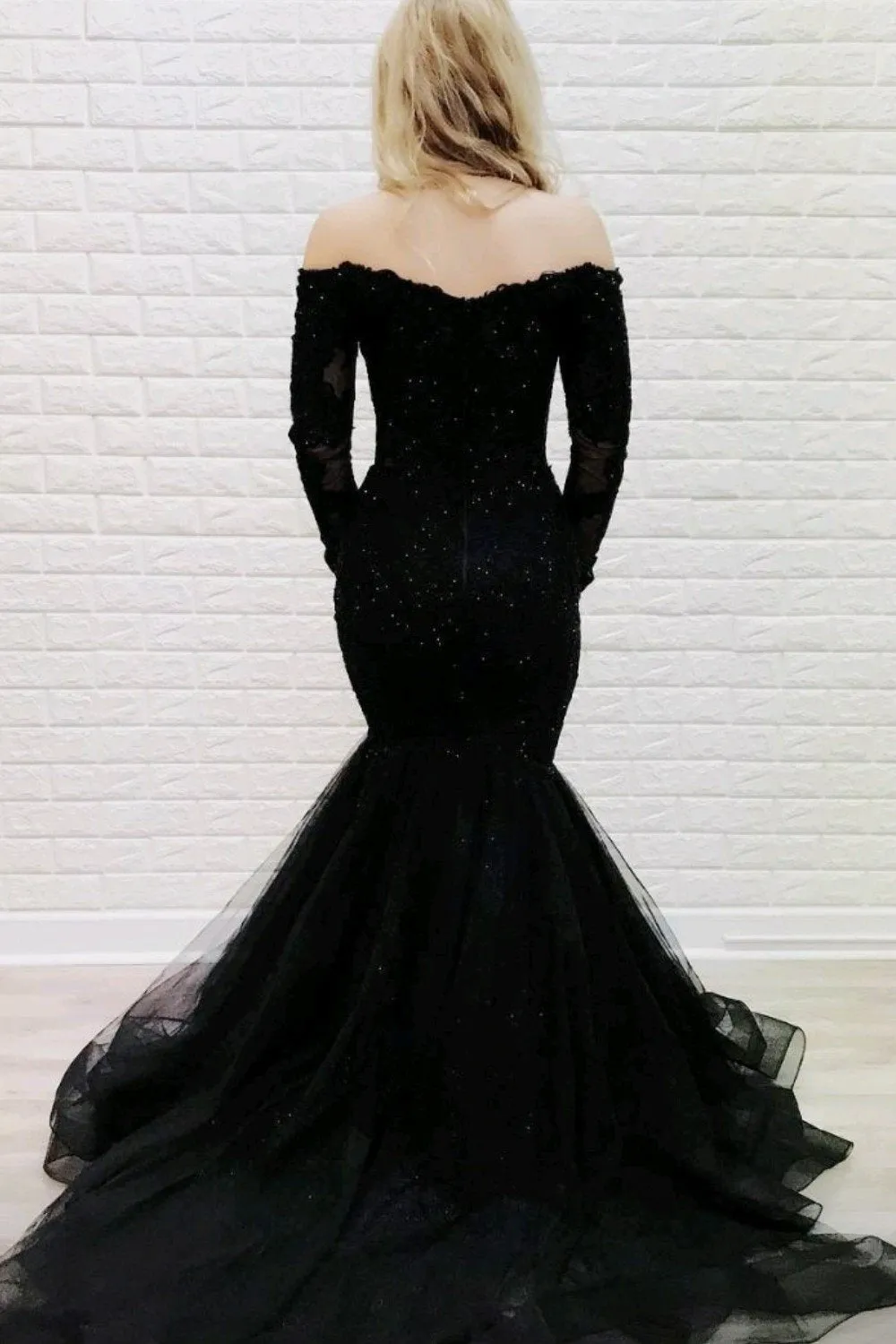 Off-the-shoulder Black Lace Evening Dress Mermaid Style Train