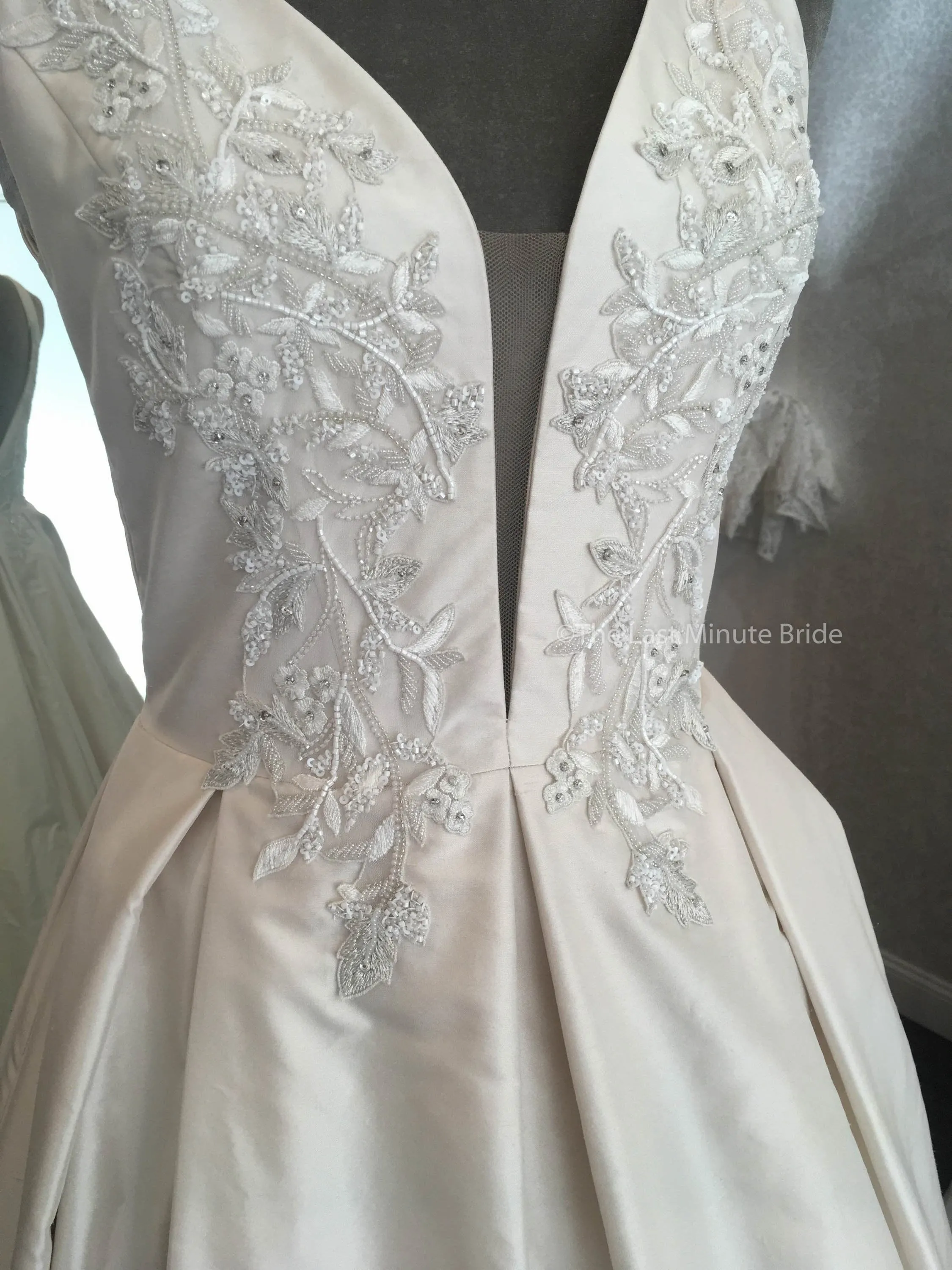 Paloma Blanca 4825