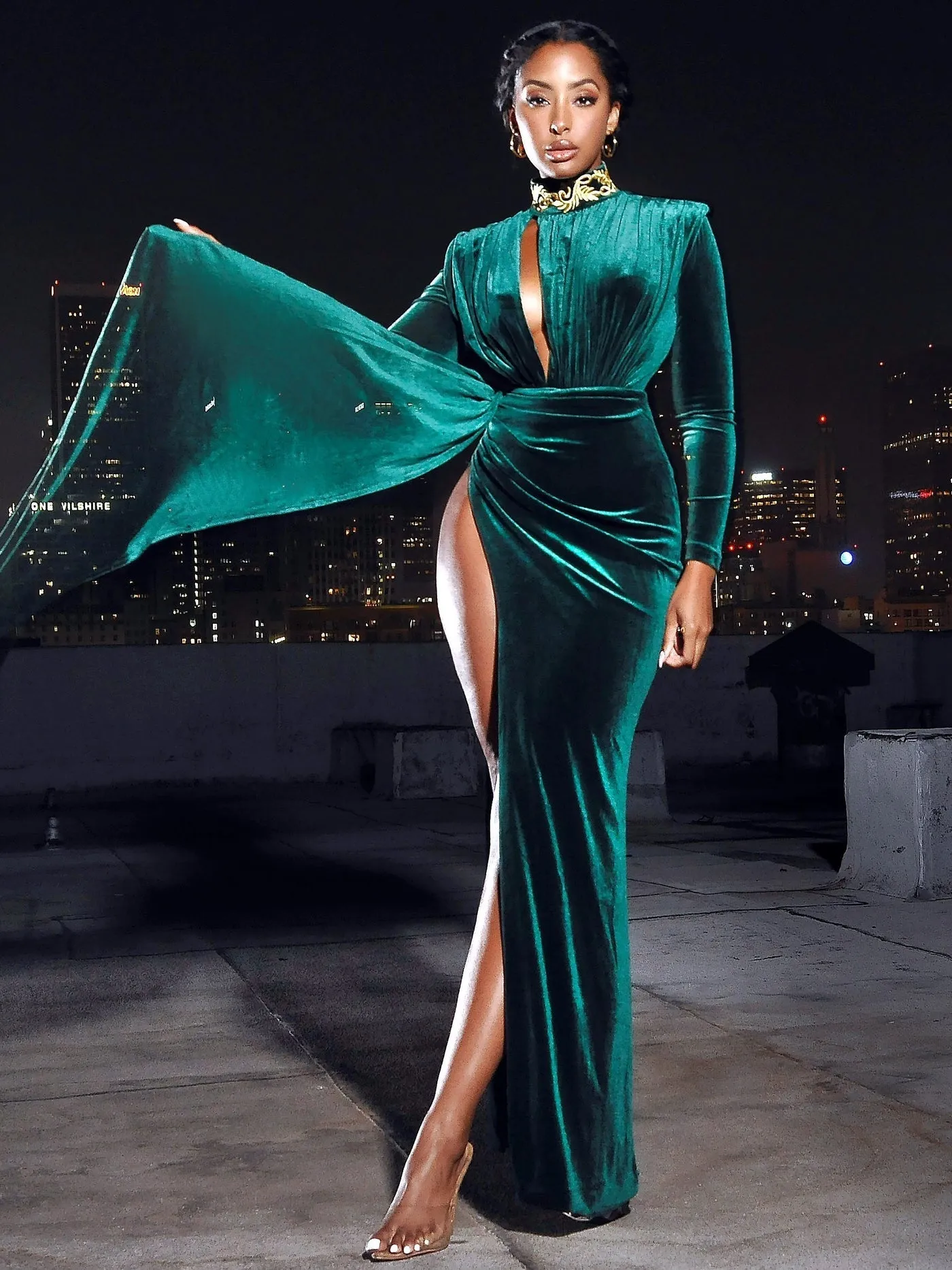 "MILLIE" EMERALD GREEN LONG SLEEVE VELVET GOWN