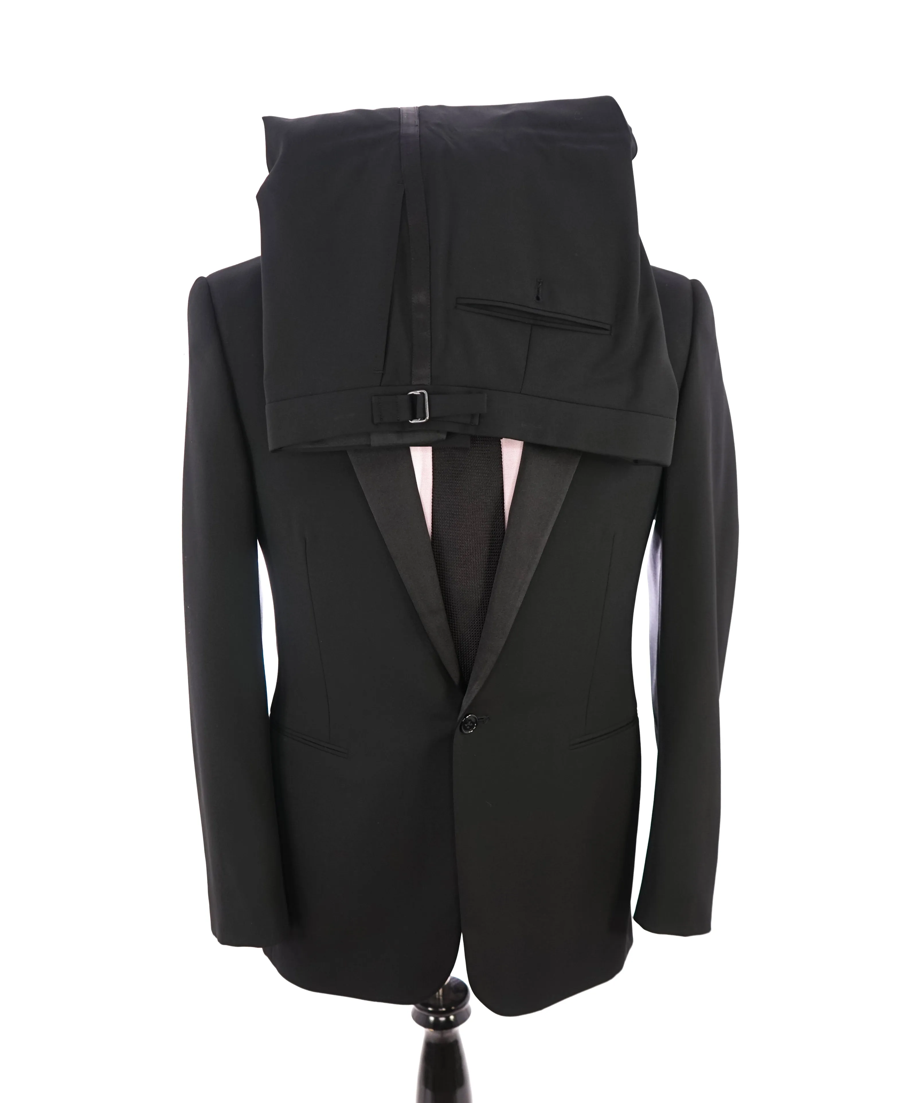 RALPH LAUREN BLACK LABEL - Peak Lapel Black Tuxedo Suit With Side Tabs - 40L