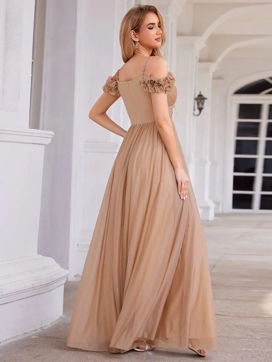 Robe de soirée plissée étincelante à col en V et épaules dénudées avec détails floraux