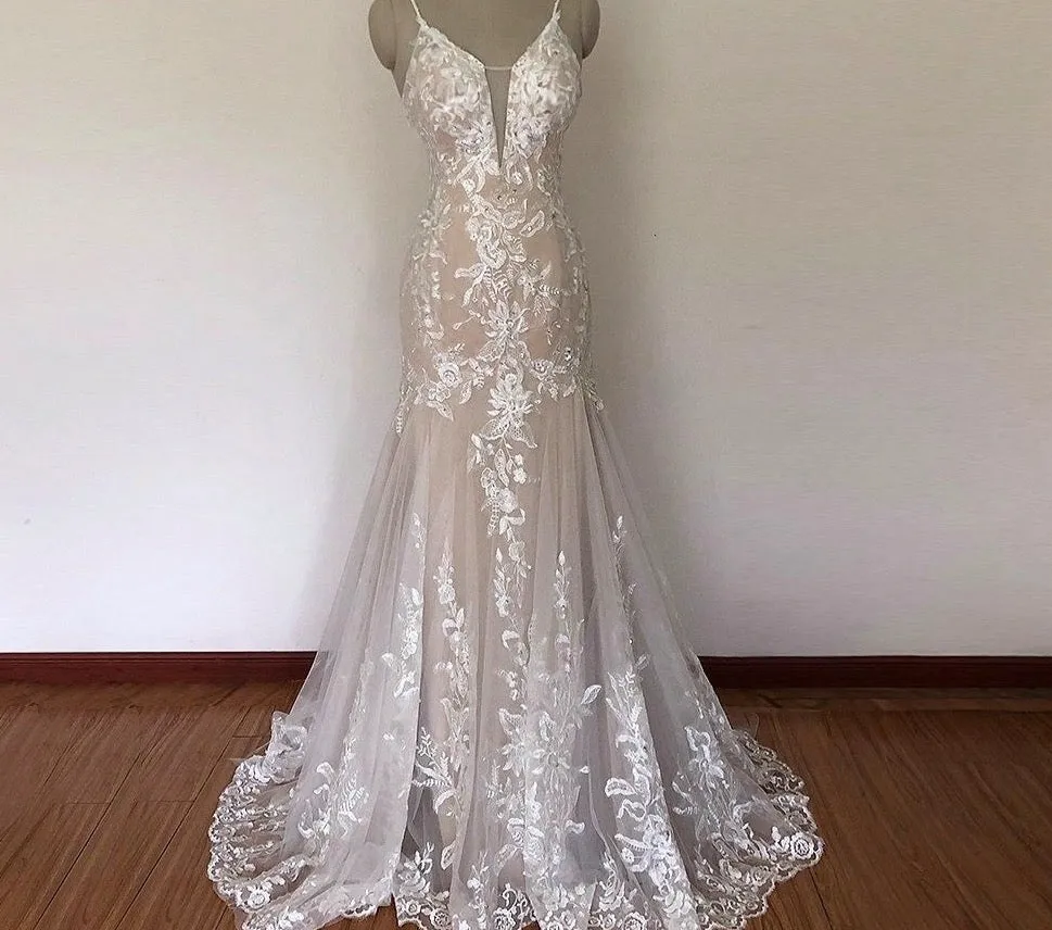 Romantic Lace Mermaid Wedding Dress Sexy Deep V Neck Lace Applique Beading Sequins Spaghetti Backless Long Bridal Gown