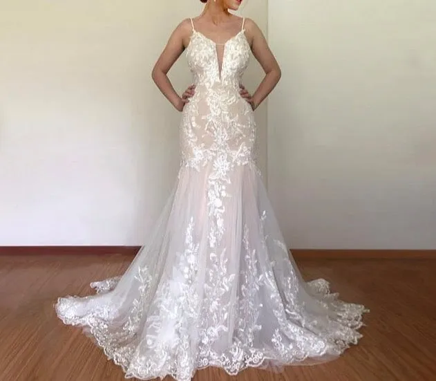 Romantic Lace Mermaid Wedding Dress Sexy Deep V Neck Lace Applique Beading Sequins Spaghetti Backless Long Bridal Gown