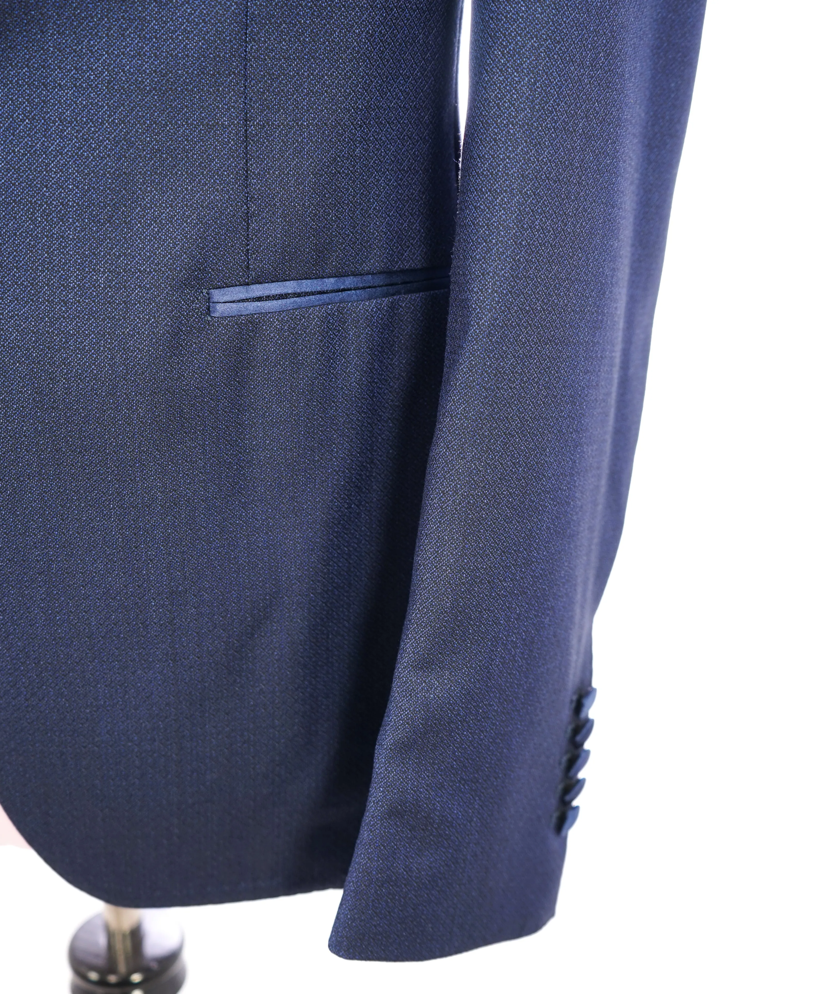 TAGLIATORE - SILK Wide Peak Lapel Geometric Blue SLIM Tuxedo - 40R
