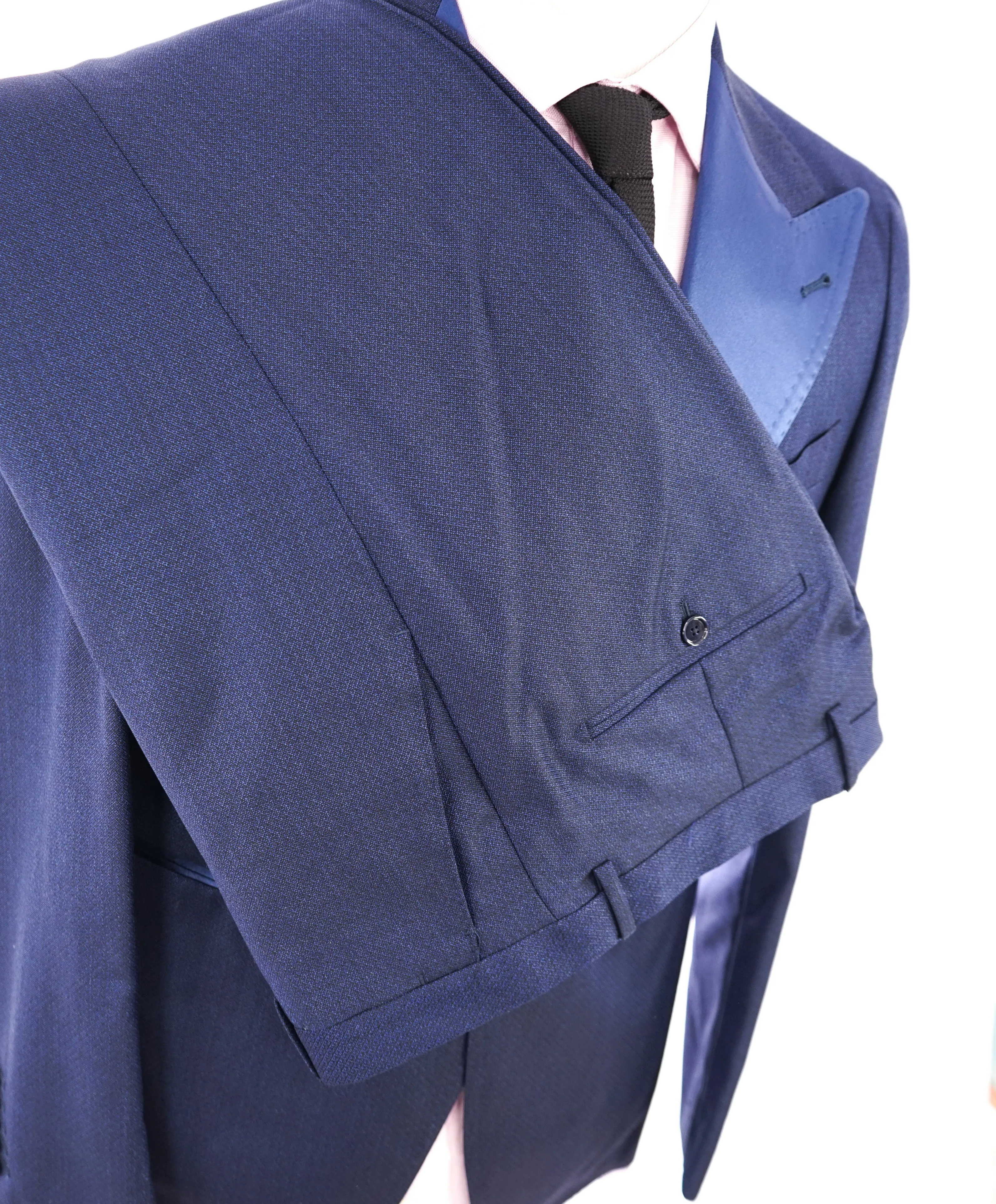 TAGLIATORE - SILK Wide Peak Lapel Geometric Blue SLIM Tuxedo - 40R