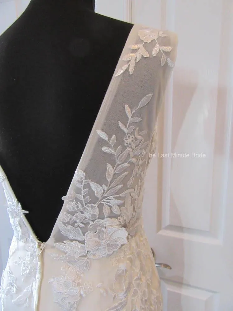 The Last Minute Bride style Gretchen