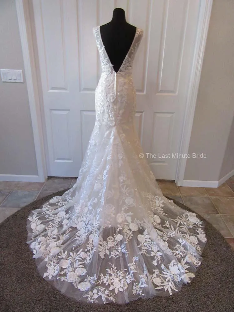 The Last Minute Bride style Gretchen