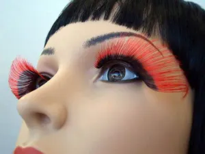 Tipped Long Black False Eyelashes with Blend Red