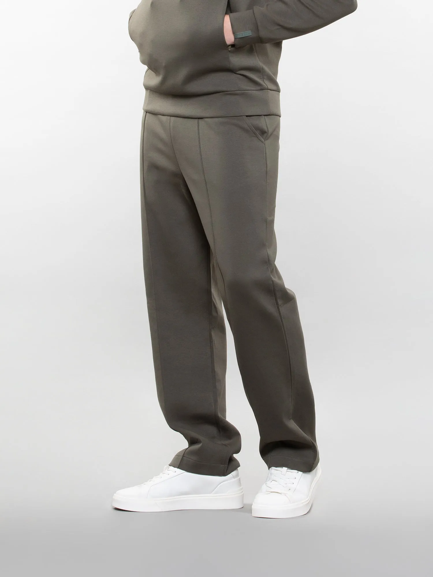 Wide-leg pants