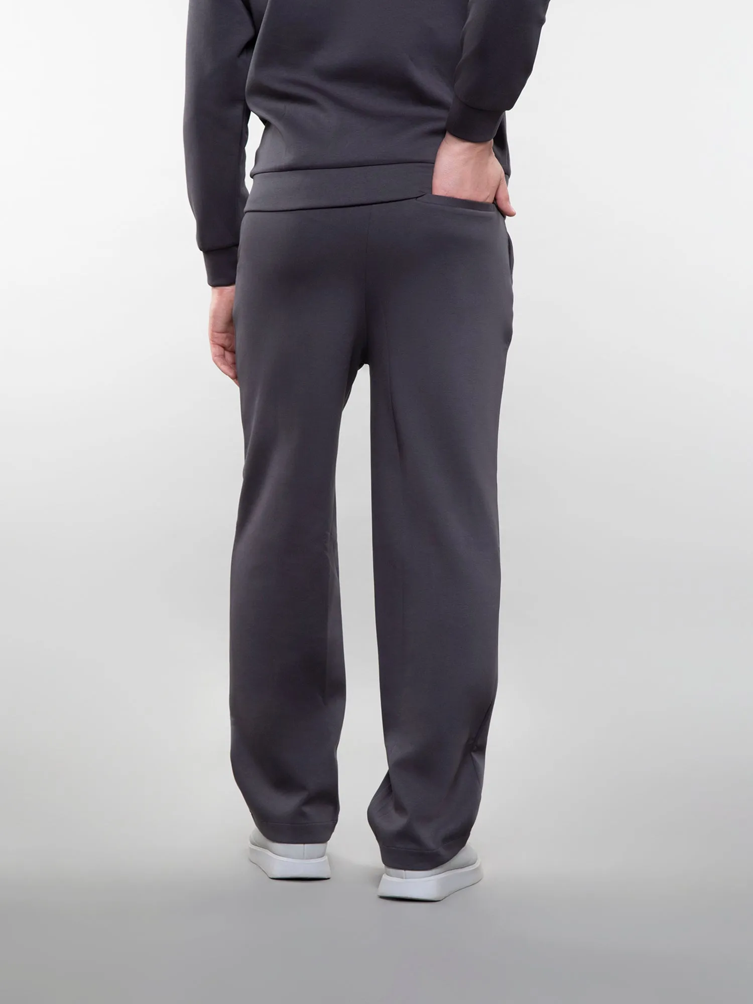 Wide-leg pants