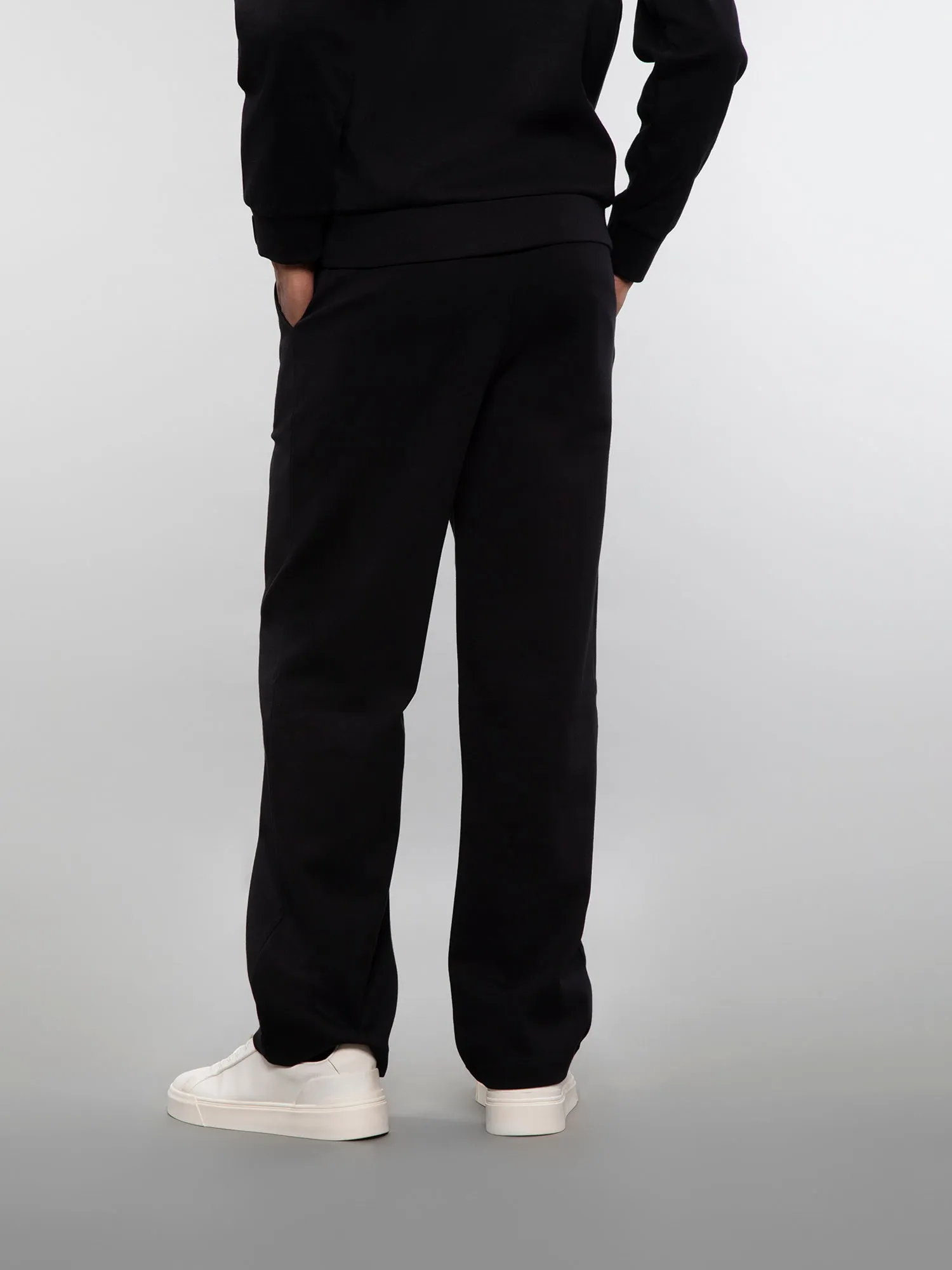 Wide-leg pants
