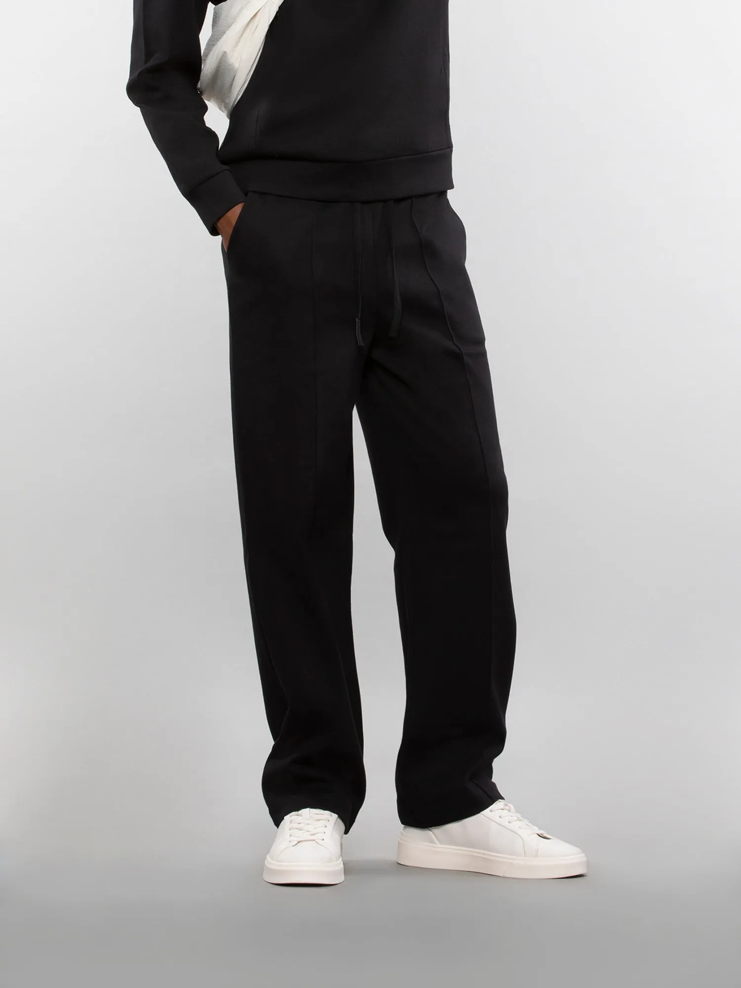 Wide-leg pants