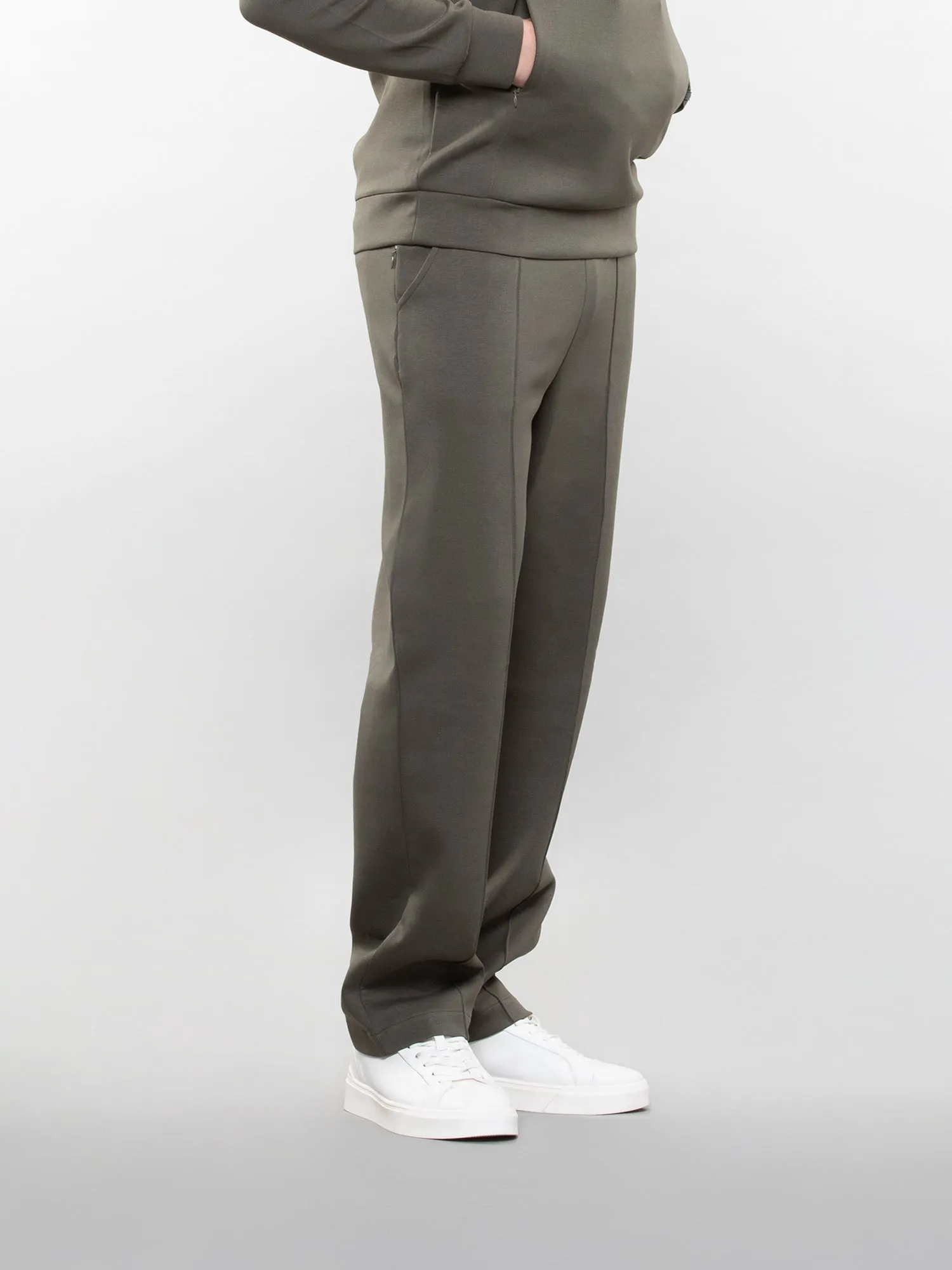 Wide-leg pants