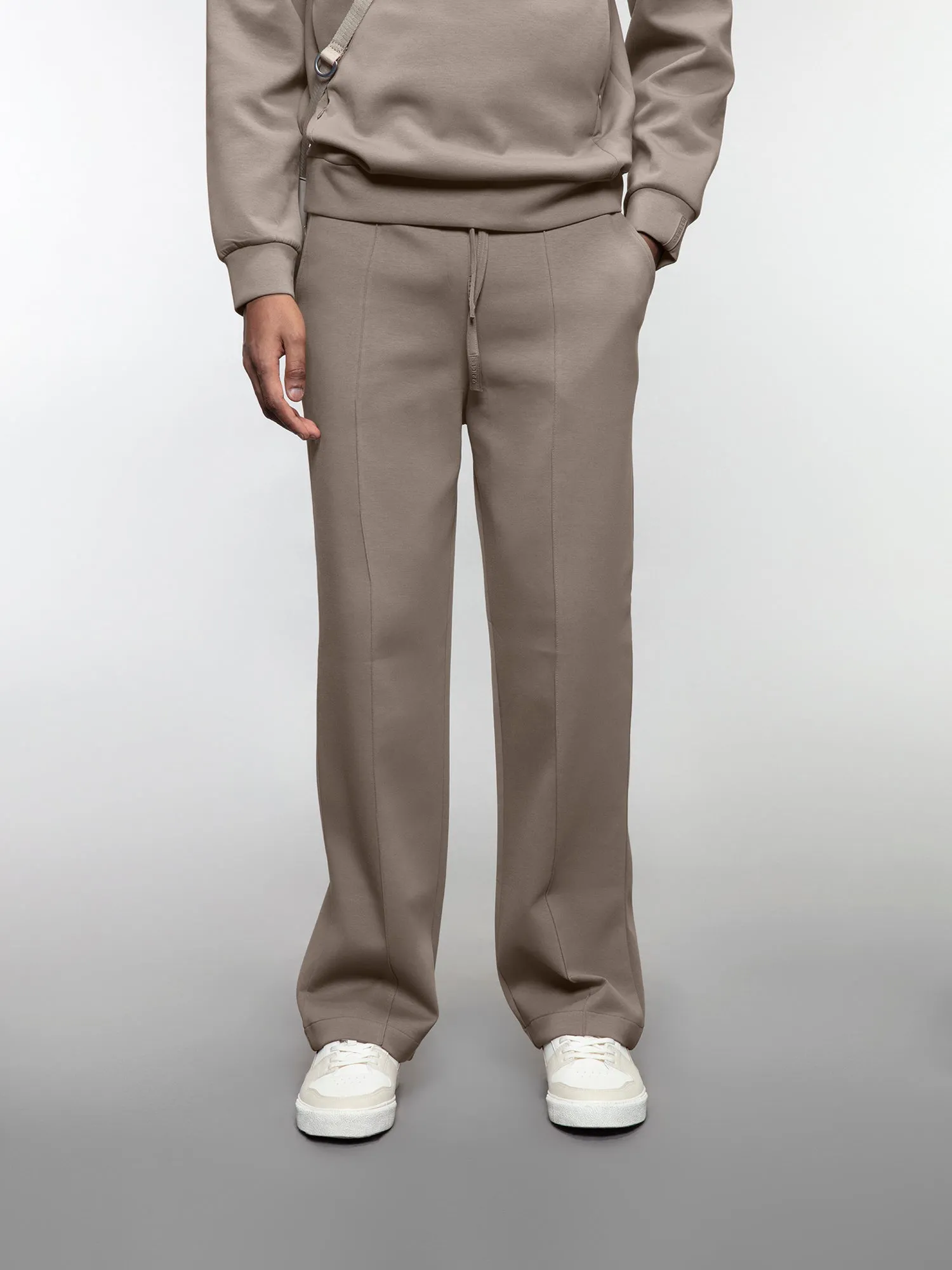 Wide-leg pants