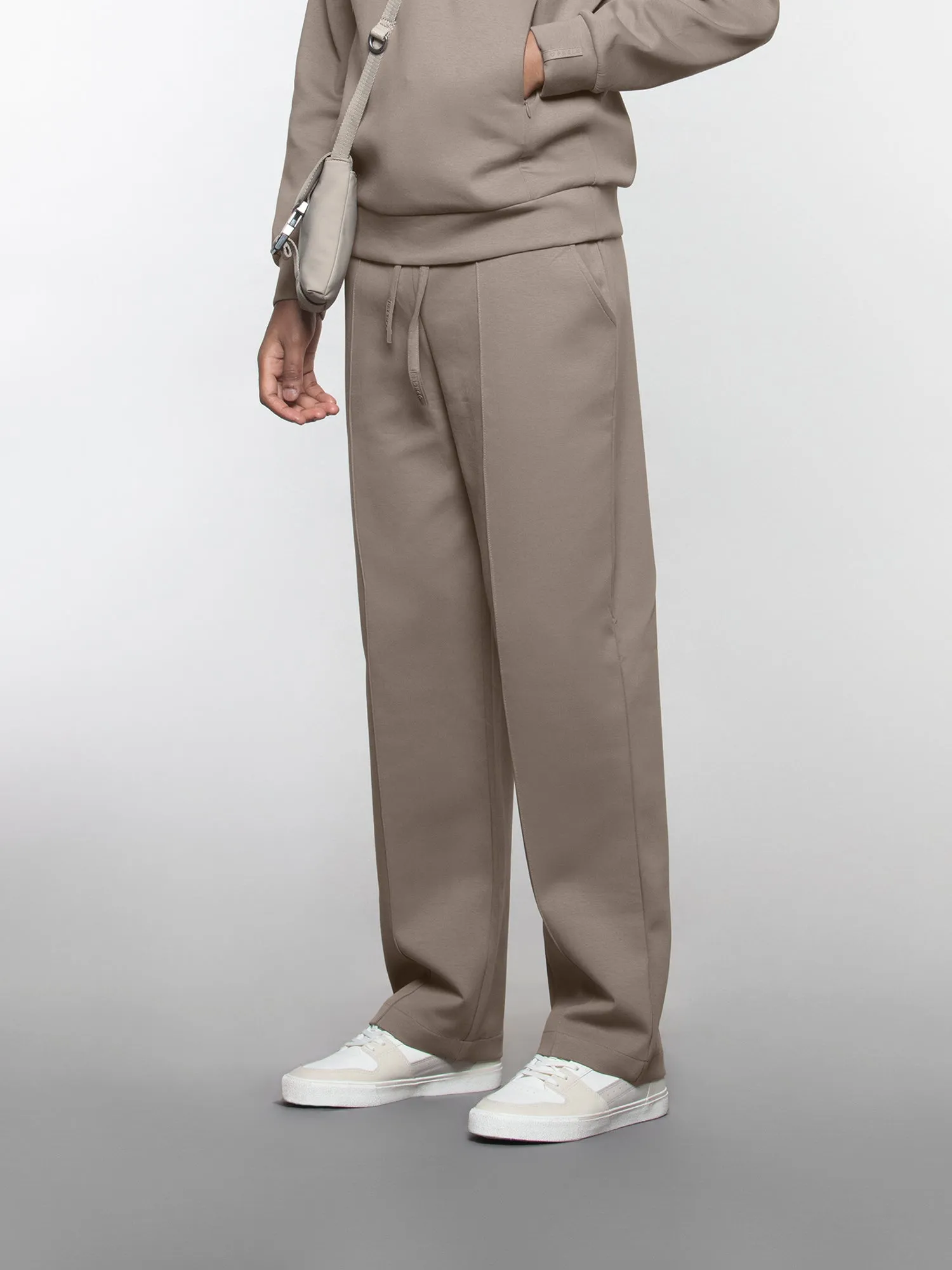 Wide-leg pants